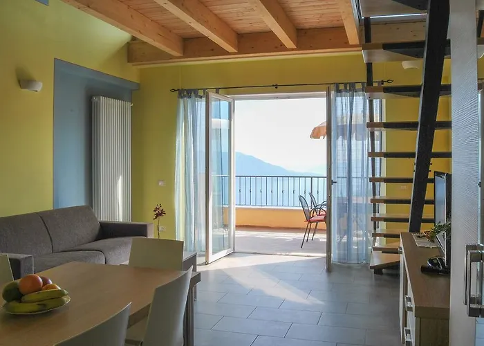 Aparthotel Usignolo 3*